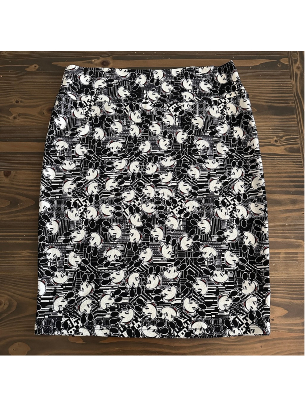 LuLaRoe Disney Mickey Mouse Pencil Skirt 3XL Black White Stretch